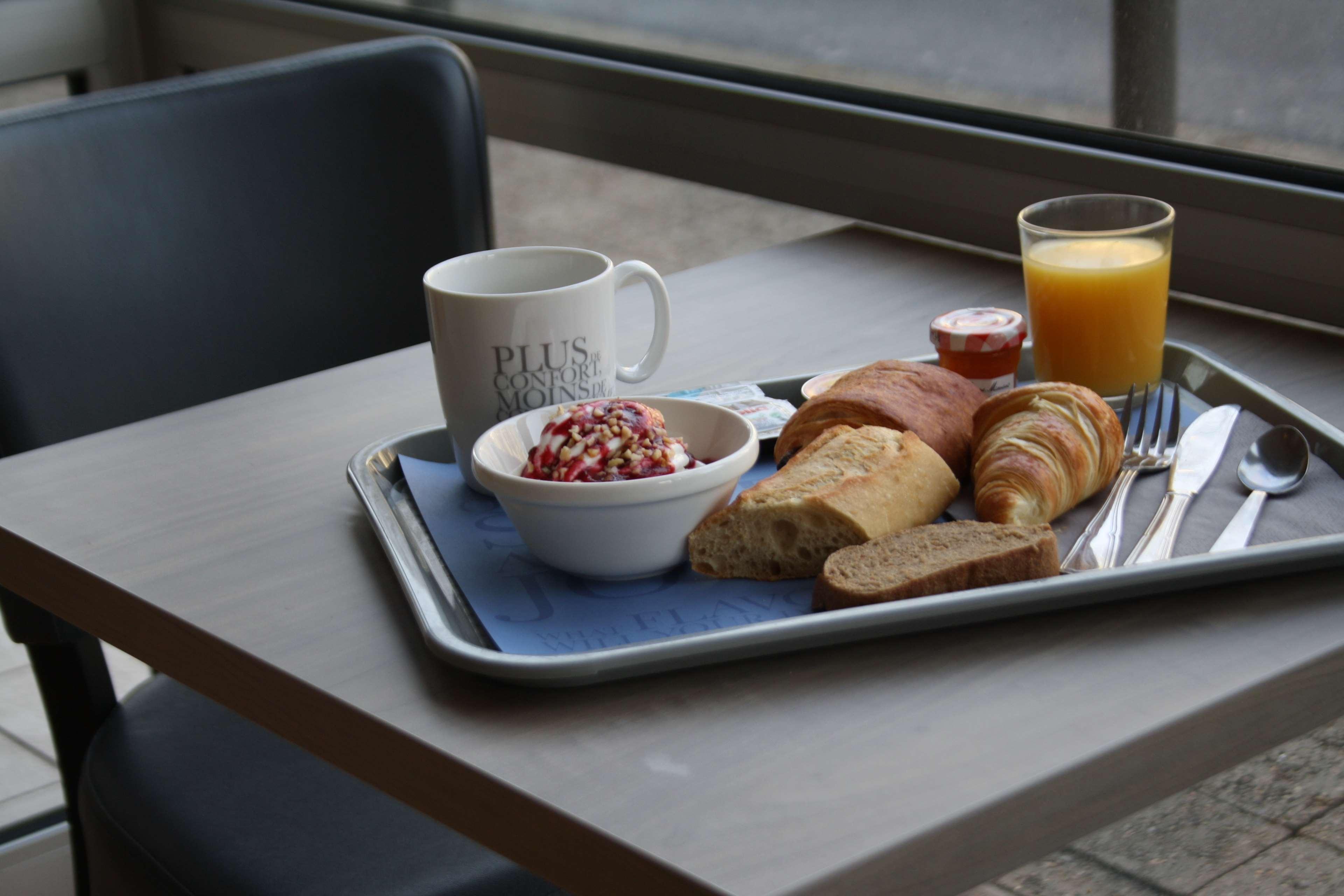 Hotel Kyriad Tours St Pierre Des Corps Gare Saint-Pierre-des-Corps Buitenkant foto