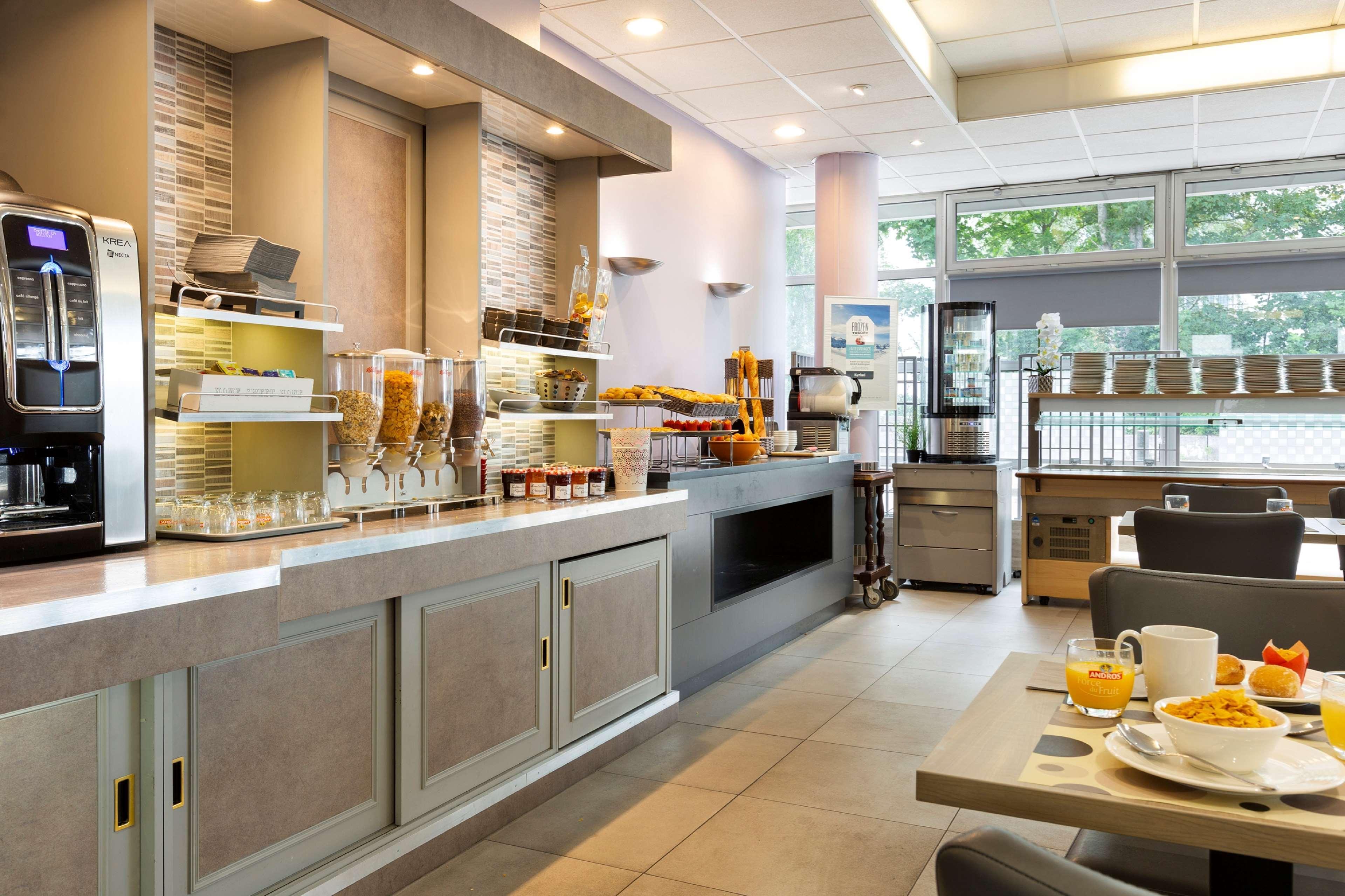 Hotel Kyriad Tours St Pierre Des Corps Gare Saint-Pierre-des-Corps Buitenkant foto