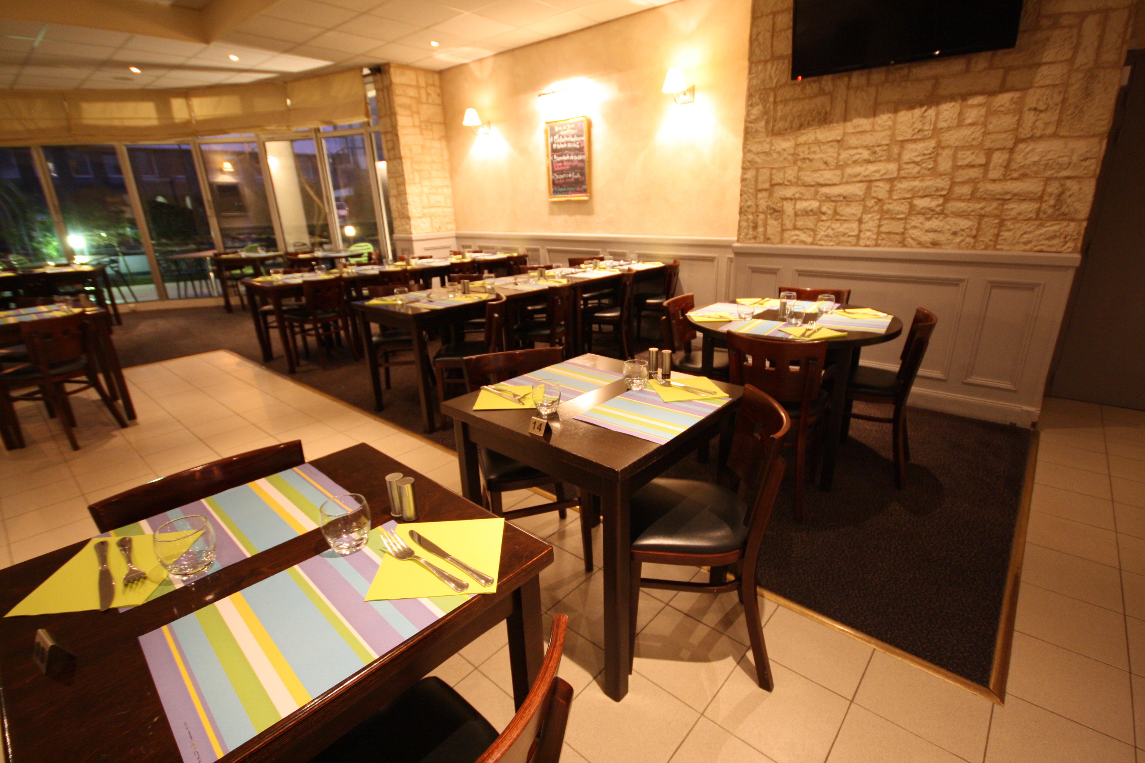 Hotel Kyriad Tours St Pierre Des Corps Gare Saint-Pierre-des-Corps Buitenkant foto